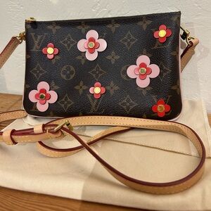 Louis Vuitton LV Monogram Blooming Flowers